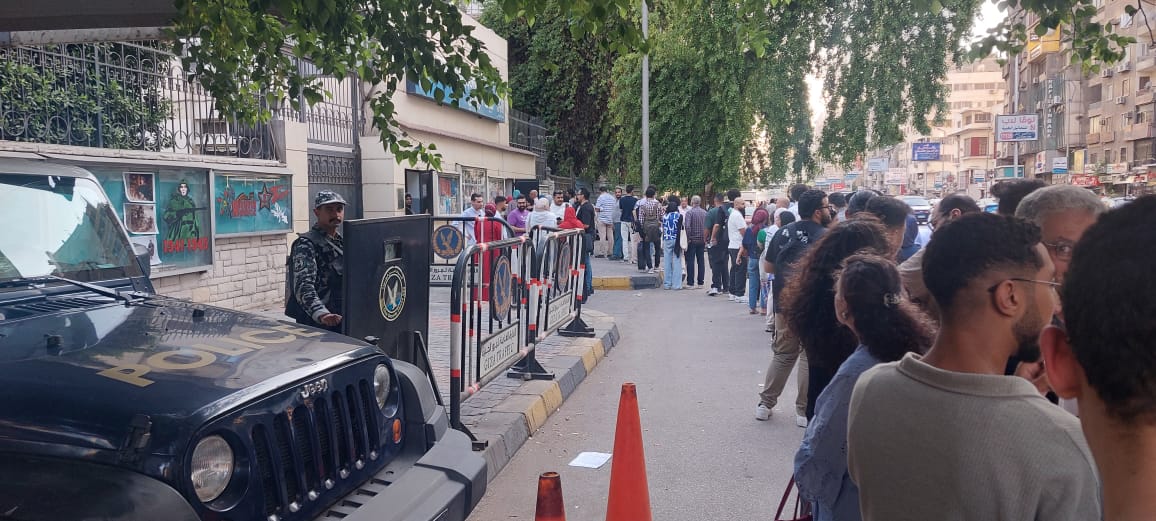 برونيكوف: طوابير الشباب في احتفالية الشيخ امام ادهشتني 